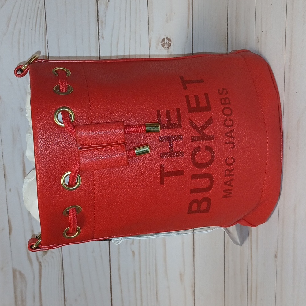 BUCKET Handbag